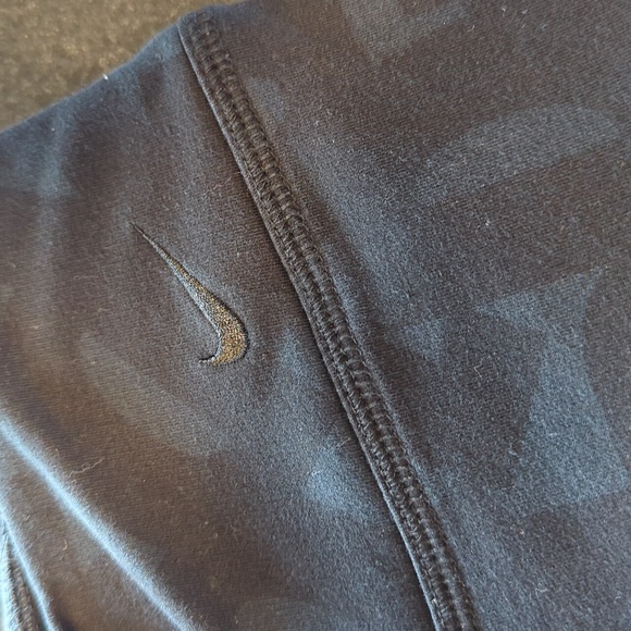 Nike dri-fit Capri legging - Picture 9 of 9